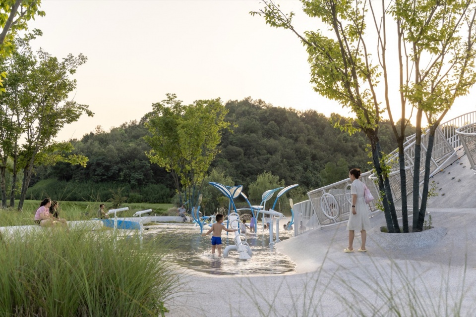 Liuquan Lake Water Discovery Park by HID Landscape Architecture