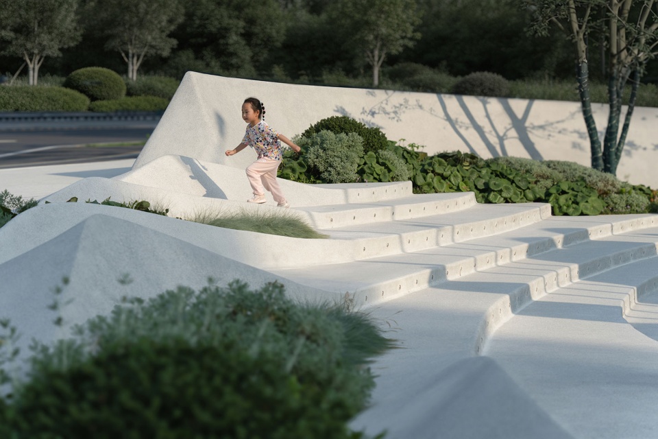 The Splash Plaza Sparked by Urban Energy