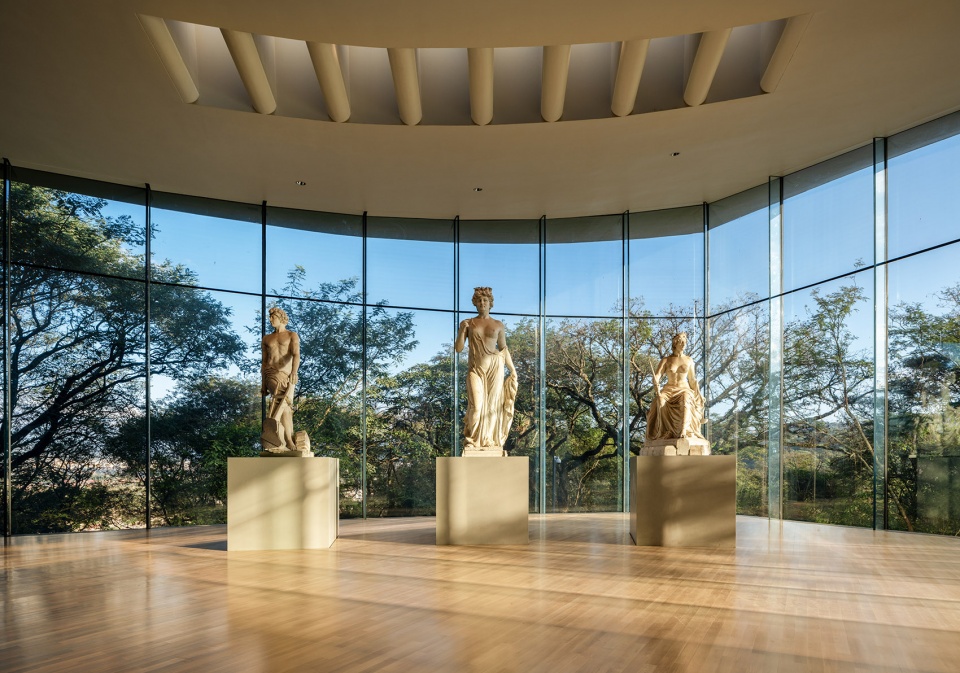 lola mora cultural center by pelli clarke partners