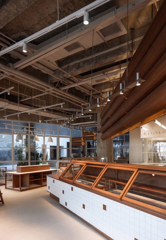 Giant Mama Bixiang Chuxiang Lane by Whatever Design Office