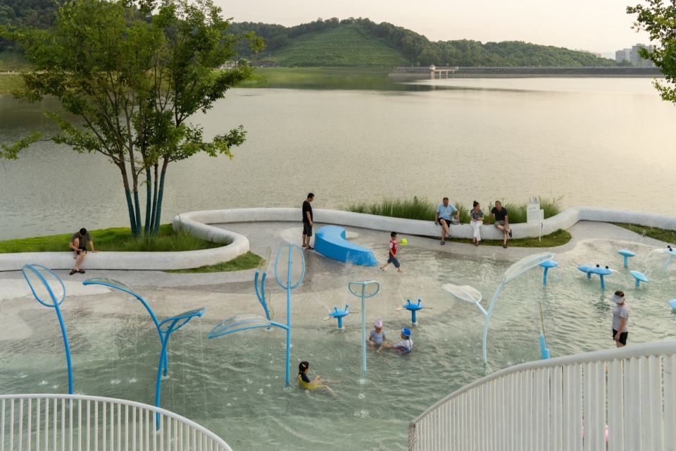 Liuquan Lake Water Discovery Park by HID Landscape Architecture