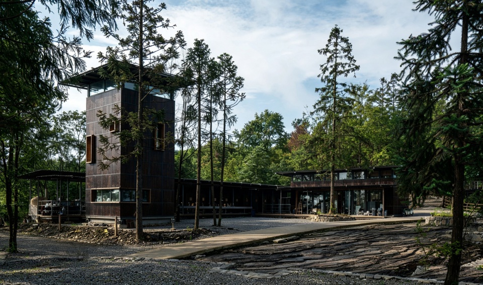 huangfengyan camping park visitor center by xj designagency