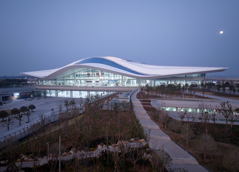 jingmen west railway station by citic architectural design research institute co ltd china railway siyuan survey and design group co ltd