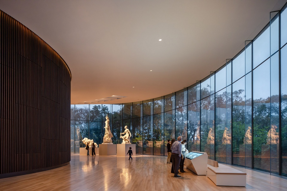 lola mora cultural center by pelli clarke partners