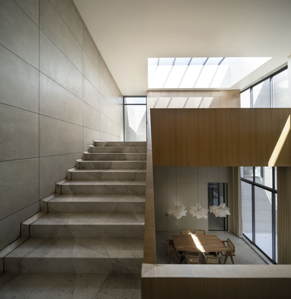 House Between Walls by Studio Urban Form Objects