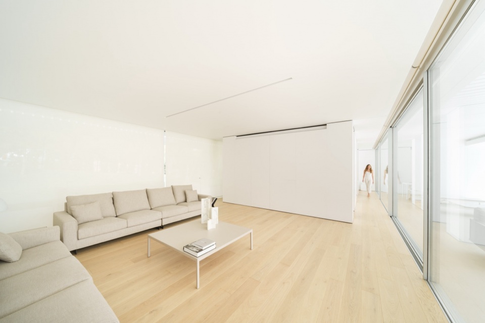 NIU N320 by Fran Silvestre Arquitectos