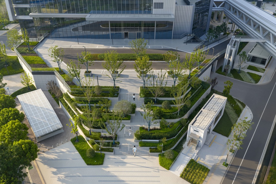 Nanjing Alibaba Center Landscape Design by FLO