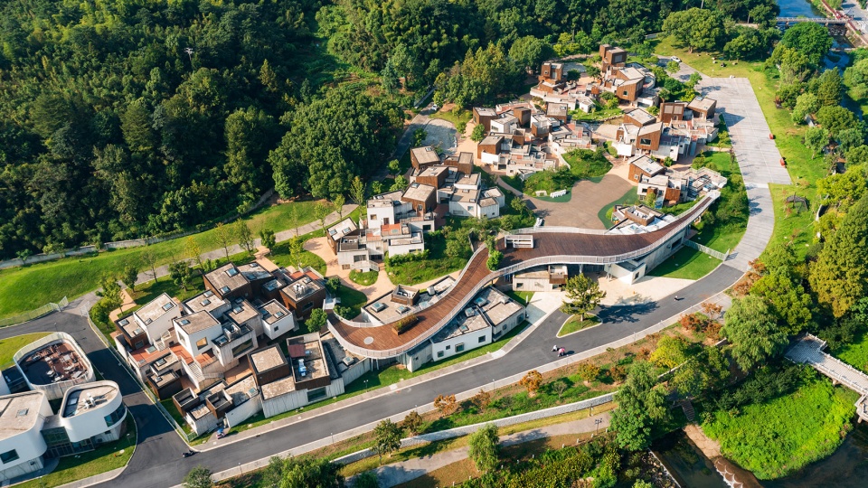 anjiplay kindergarten and international child care center by oli architecture