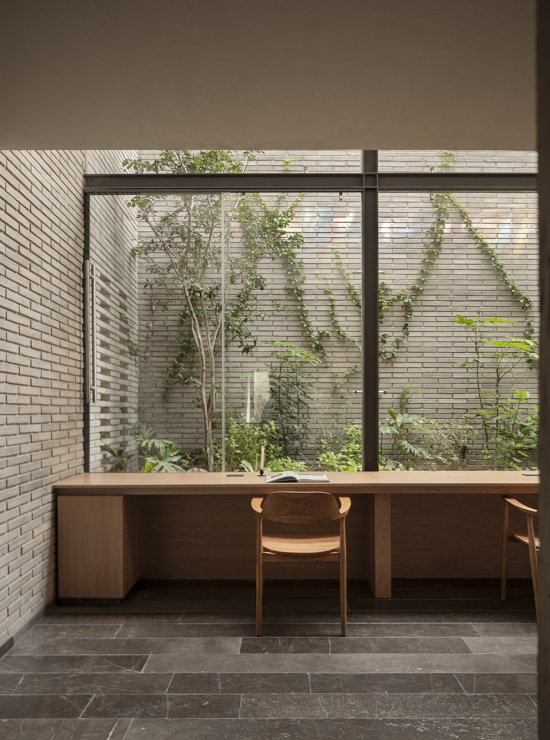 casa refugio by taller segovia molina