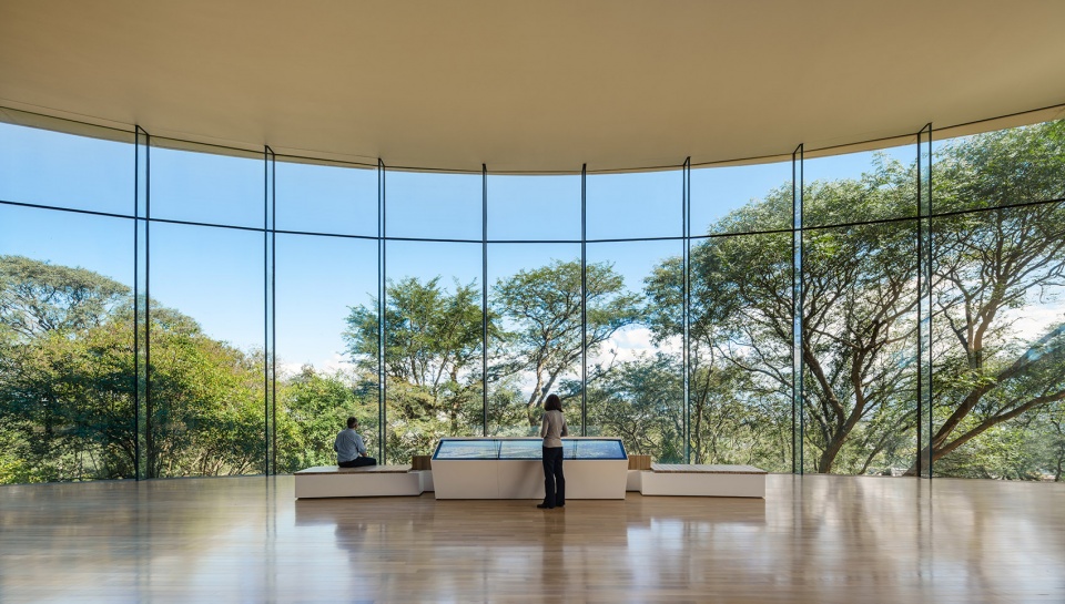 lola mora cultural center by pelli clarke partners