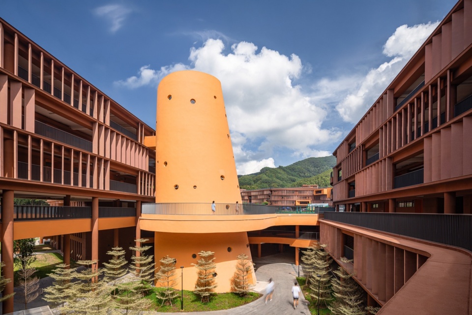 A Floating School Amidst Forests
