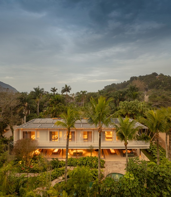 Biribinhas House Landscaping by Rodrigo Oliveira Paisagismo