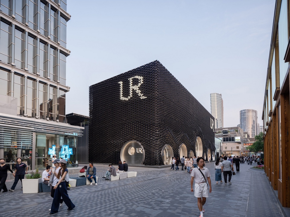 urban revivo flagship store in beijing by mvrdv