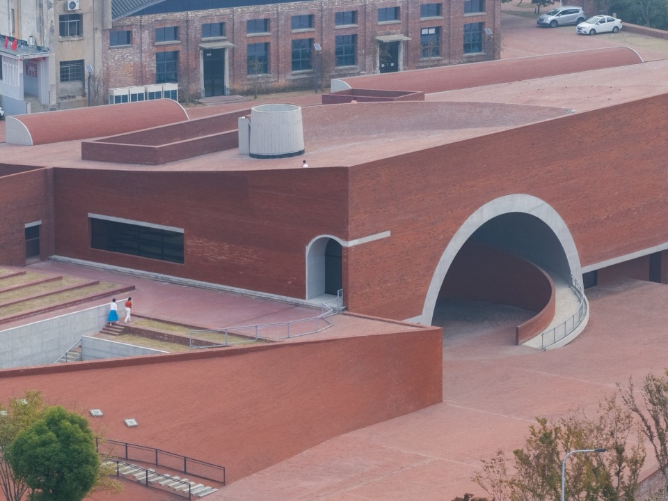 Yiyang Sanzhou Cultural Square by Regional Studio