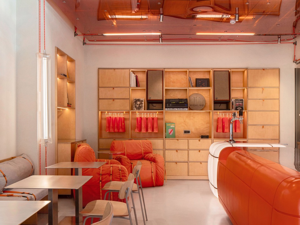 iykyk smashburger by da bureau