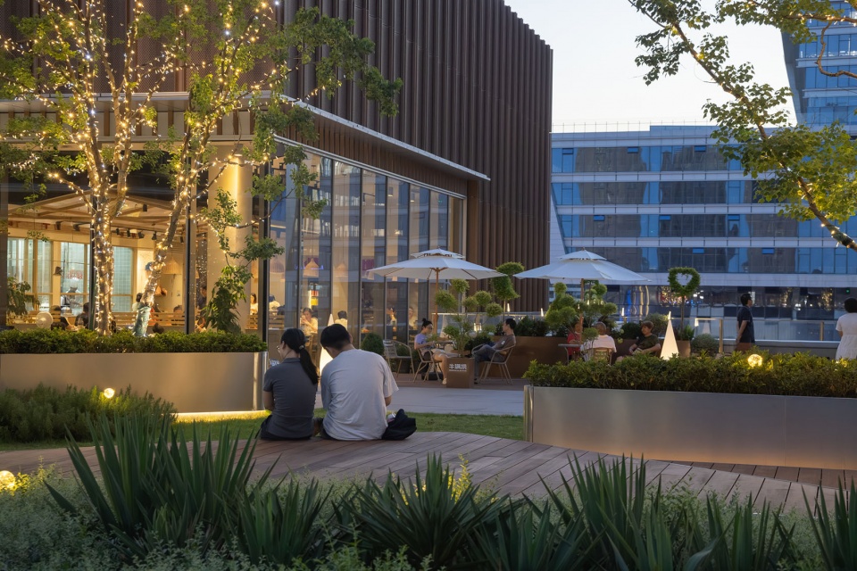 Nanjing Alibaba Center Landscape Design by FLO