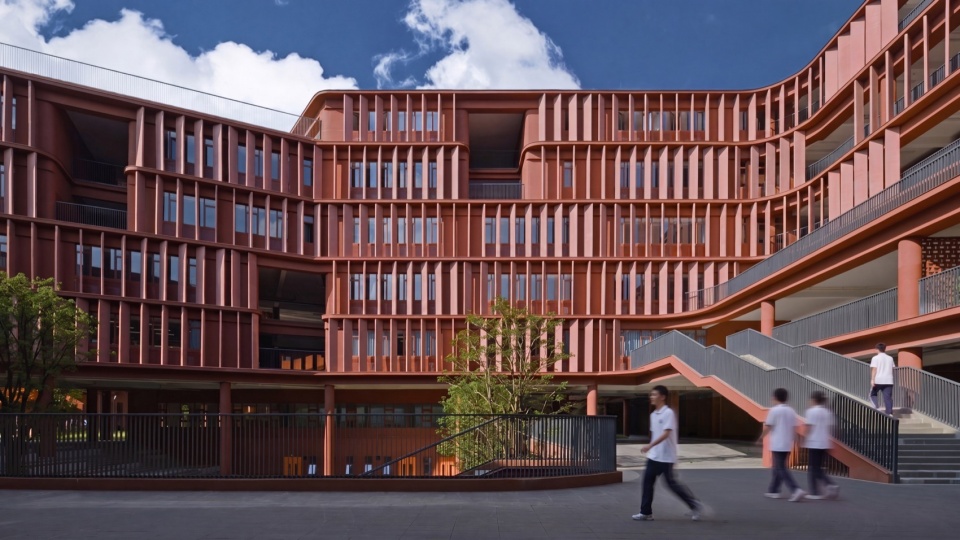 A Floating School Amidst Forests