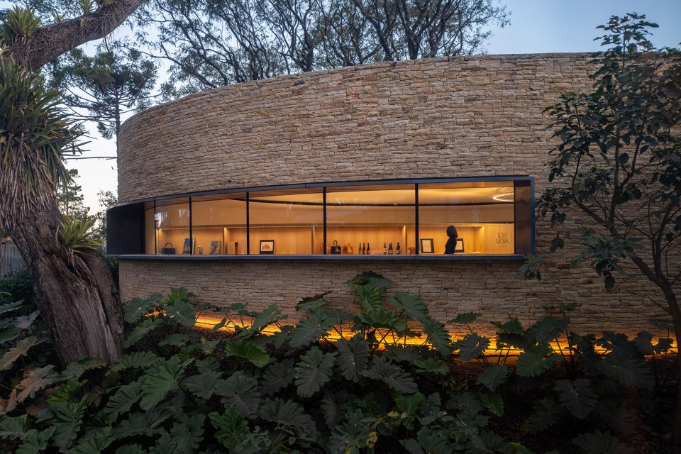 lola mora cultural center by pelli clarke partners