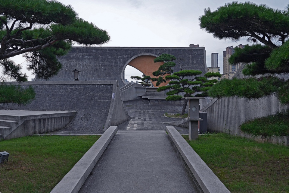 sea moon amphitheater in hangzhou bay by gardening architects