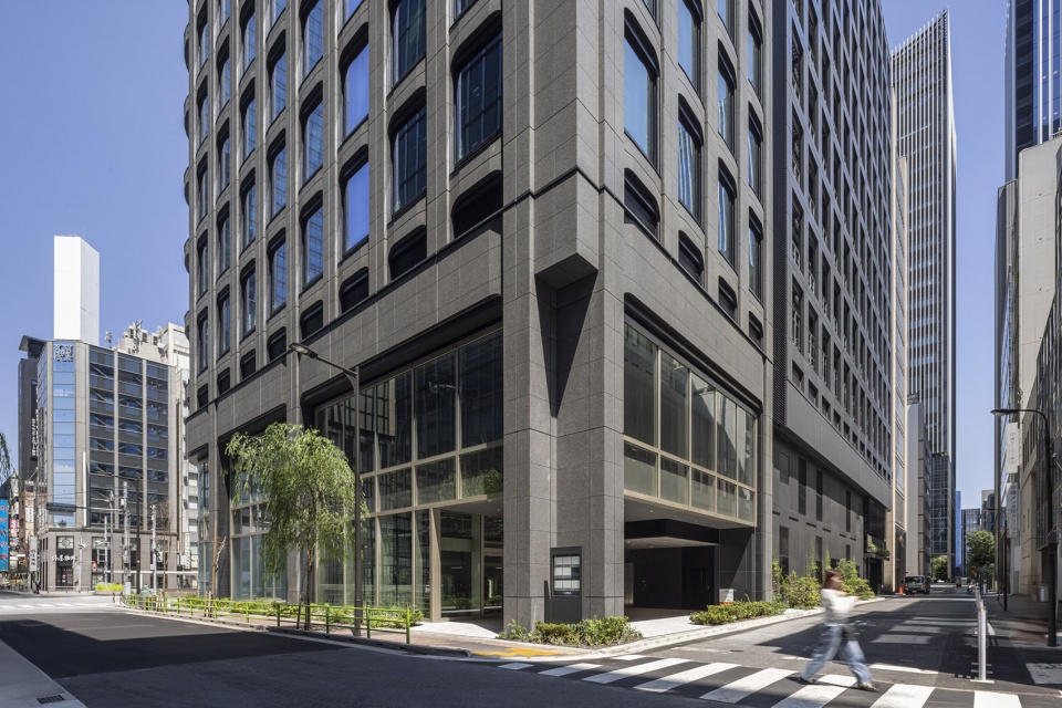 yaesu daibiru building by nikken sekki