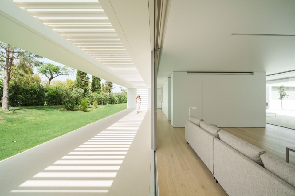 NIU N320 by Fran Silvestre Arquitectos