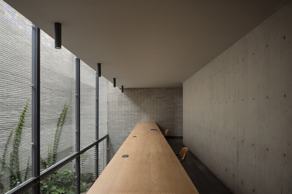casa refugio by taller segovia molina
