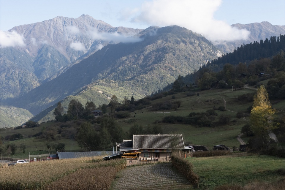 jiuzhaigou county vacilando holiday estate by turninglab