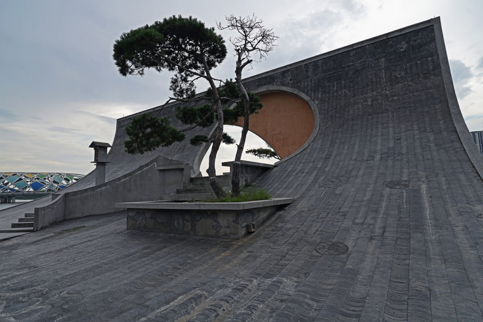 sea moon amphitheater in hangzhou bay by gardening architects