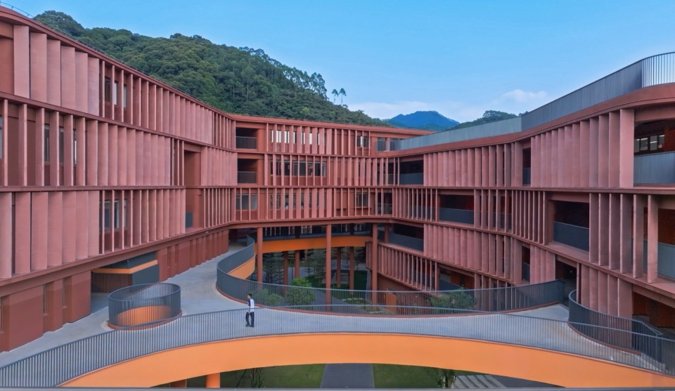 A Floating School Amidst Forests