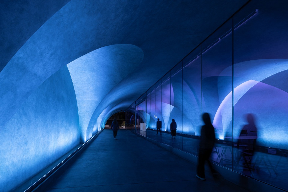 luminous tunnel dos restaurant by mars studio