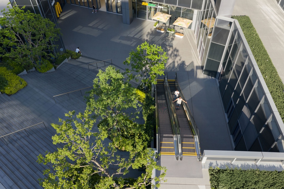 Nanjing Alibaba Center Landscape Design by FLO