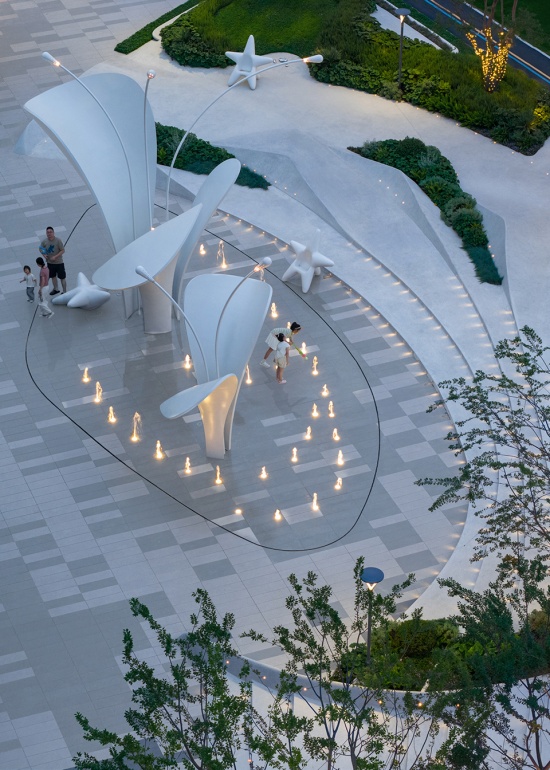 The Splash Plaza Sparked by Urban Energy