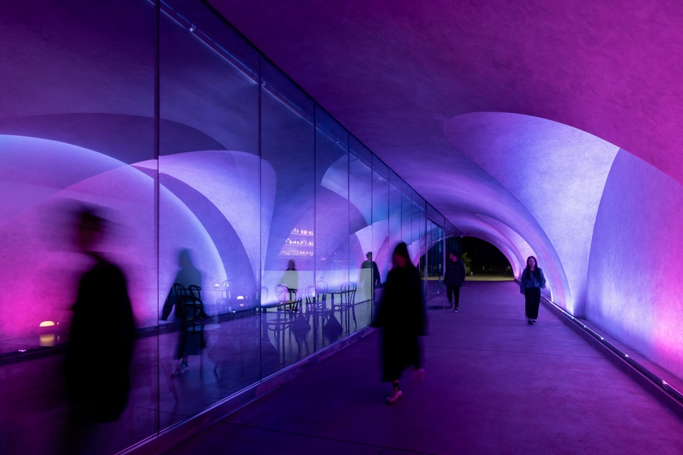 luminous tunnel dos restaurant by mars studio