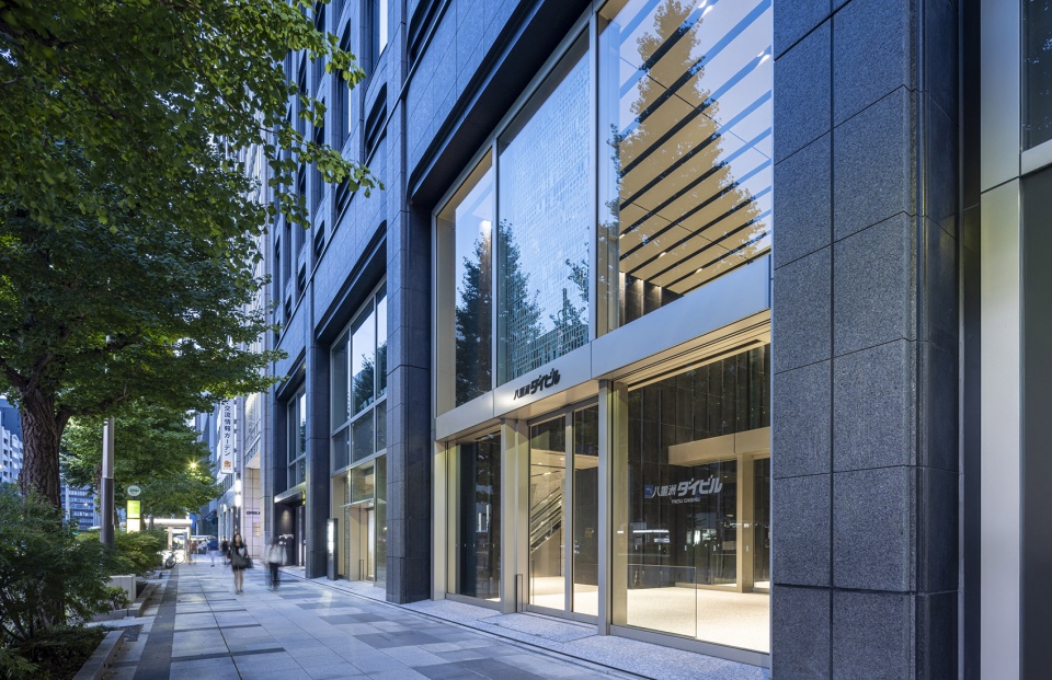 yaesu daibiru building by nikken sekki