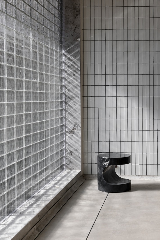 House Between Walls by Studio Urban Form Objects