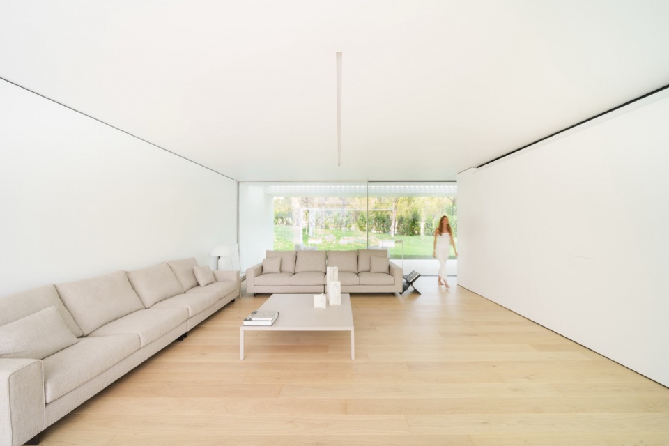 NIU N320 by Fran Silvestre Arquitectos