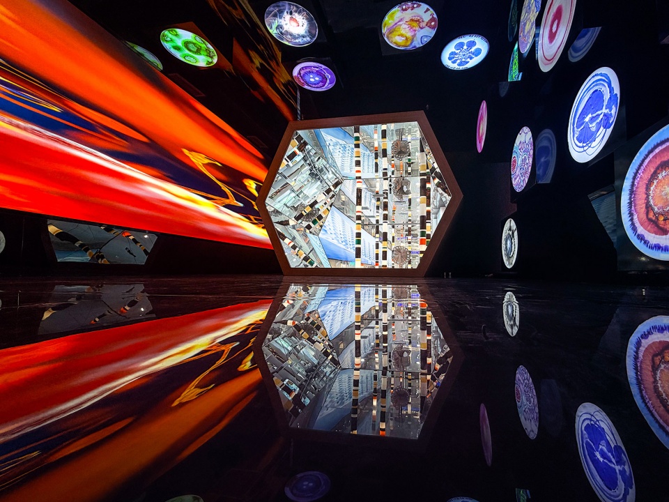 ongdeng ganwei fresh cut produce superfactory exhibition hall by fllllly design