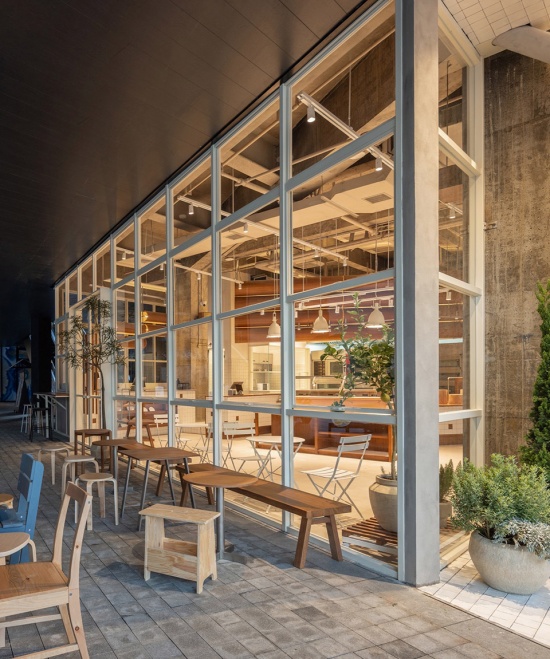 Giant Mama Bixiang Chuxiang Lane by Whatever Design Office