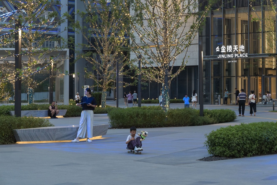 Nanjing Alibaba Center Landscape Design by FLO