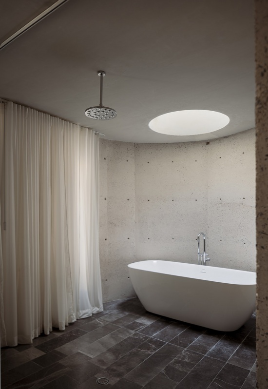 casa refugio by taller segovia molina