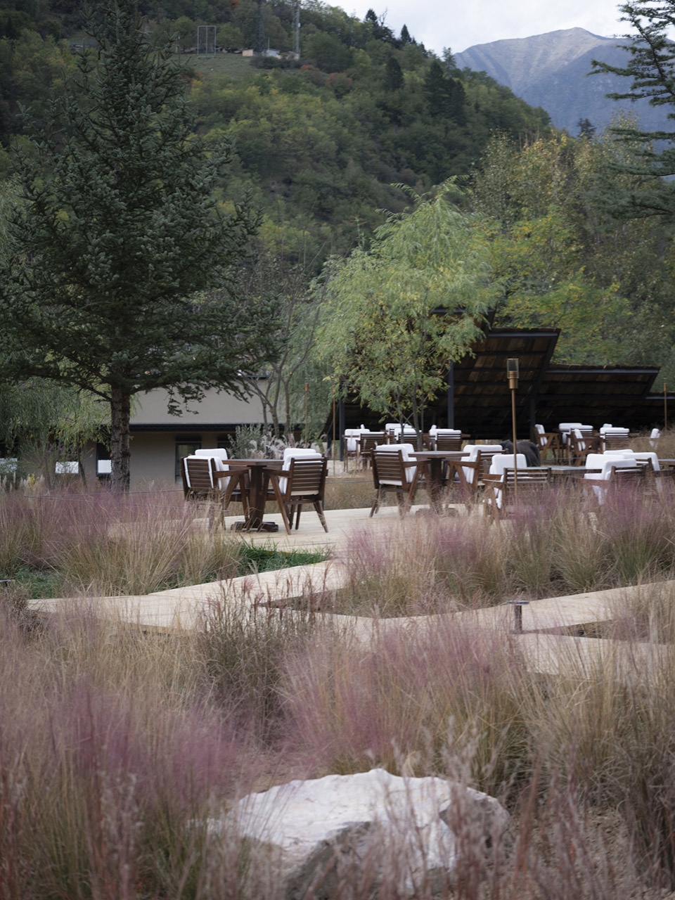 jiuzhaigou county vacilando holiday estate by turninglab