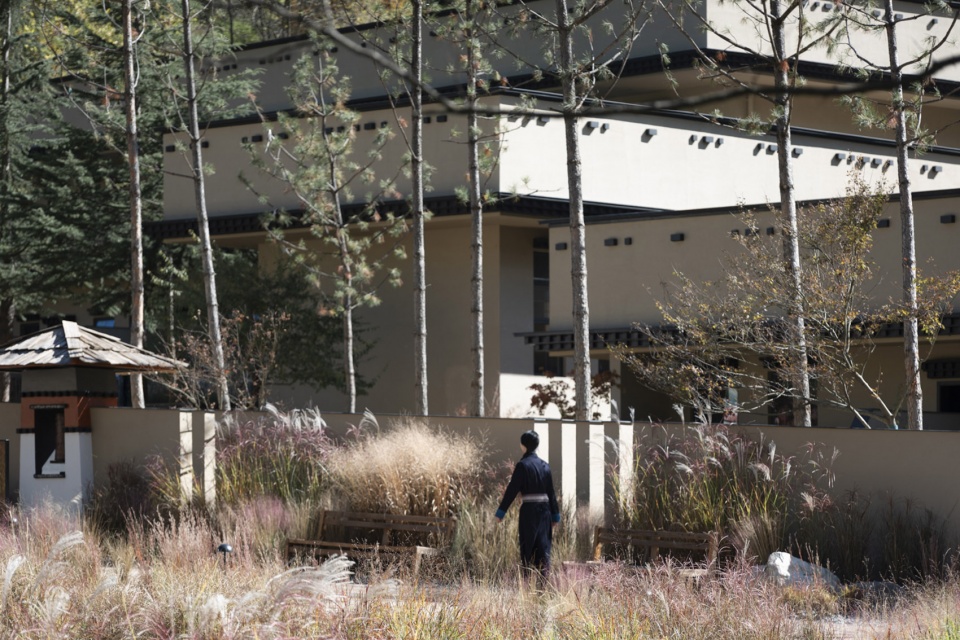 jiuzhaigou county vacilando holiday estate by turninglab