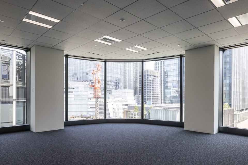 yaesu daibiru building by nikken sekki