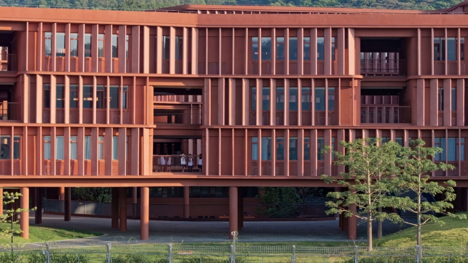 A Floating School Amidst Forests