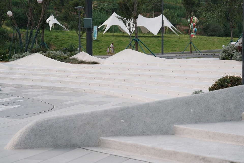 The Splash Plaza Sparked by Urban Energy