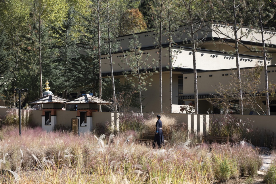 jiuzhaigou county vacilando holiday estate by turninglab