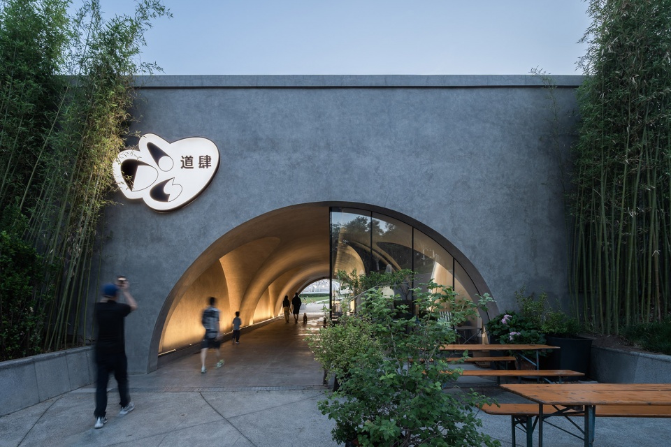 luminous tunnel dos restaurant by mars studio