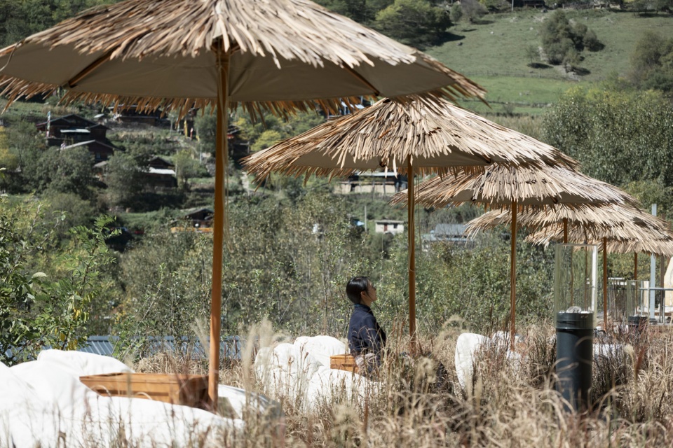jiuzhaigou county vacilando holiday estate by turninglab
