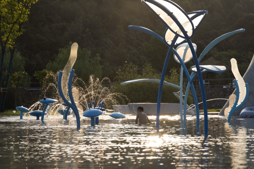 Liuquan Lake Water Discovery Park by HID Landscape Architecture