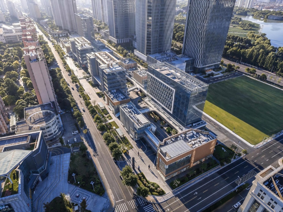 urban renewal practice of area d huaian financial center by ecadi